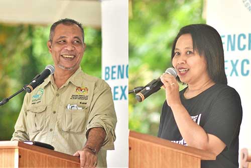 Abd Latif (kiri) dan Fairuz menyampaikan ucapan